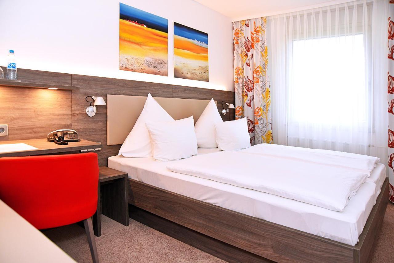 Genohotel Карлсруе Екстериор снимка