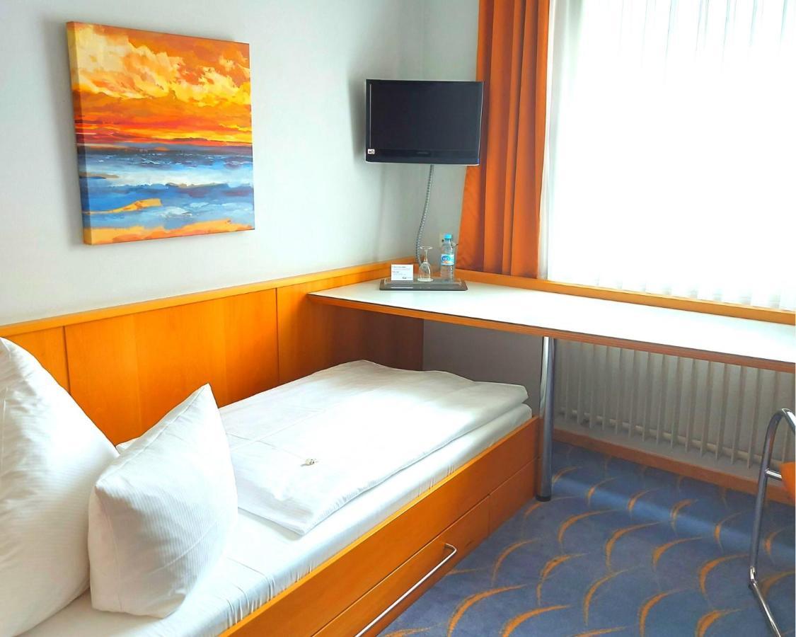 Genohotel Карлсруе Екстериор снимка