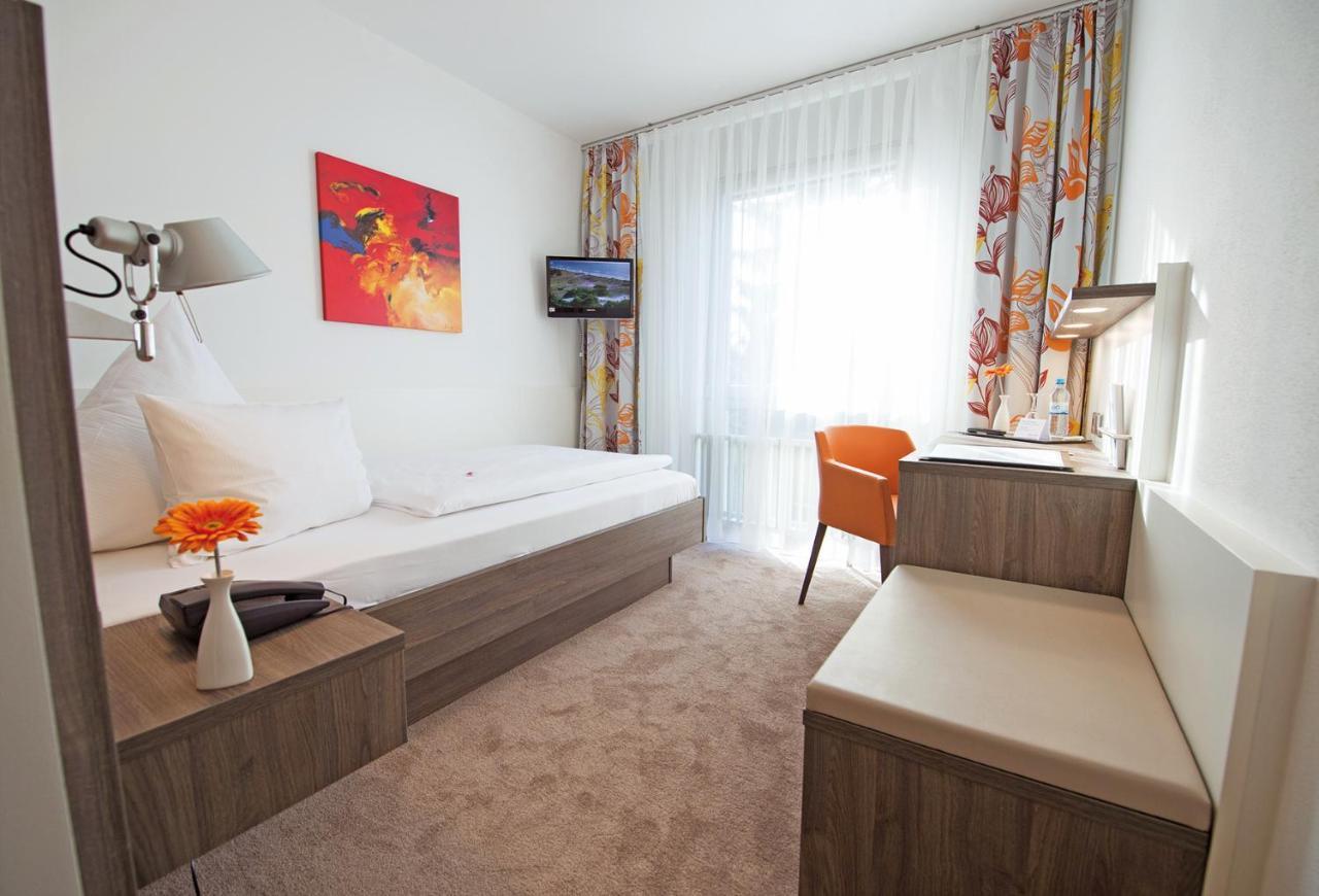 Genohotel Карлсруе Екстериор снимка